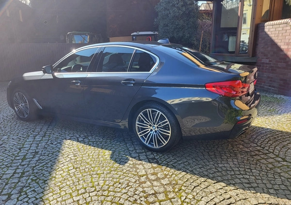 BMW Seria 5 cena 129000 przebieg: 62000, rok produkcji 2019 z Pleszew małe 436